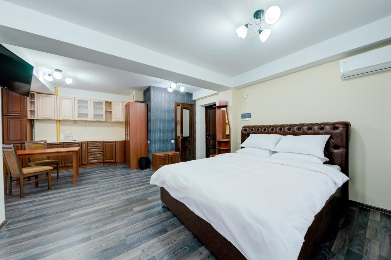 Catherine Hotel 基希讷乌 外观 照片